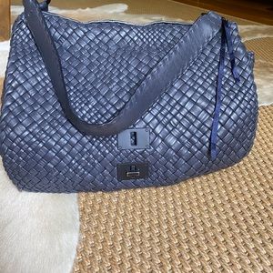 Falor Milia like new shoulder bag with tons of space and toggle closure